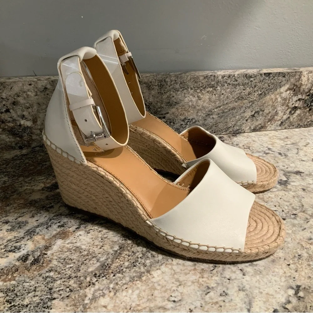 Vince Camuto vince camuto